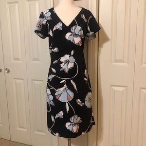 Black Floral Shift Dress w Pockets